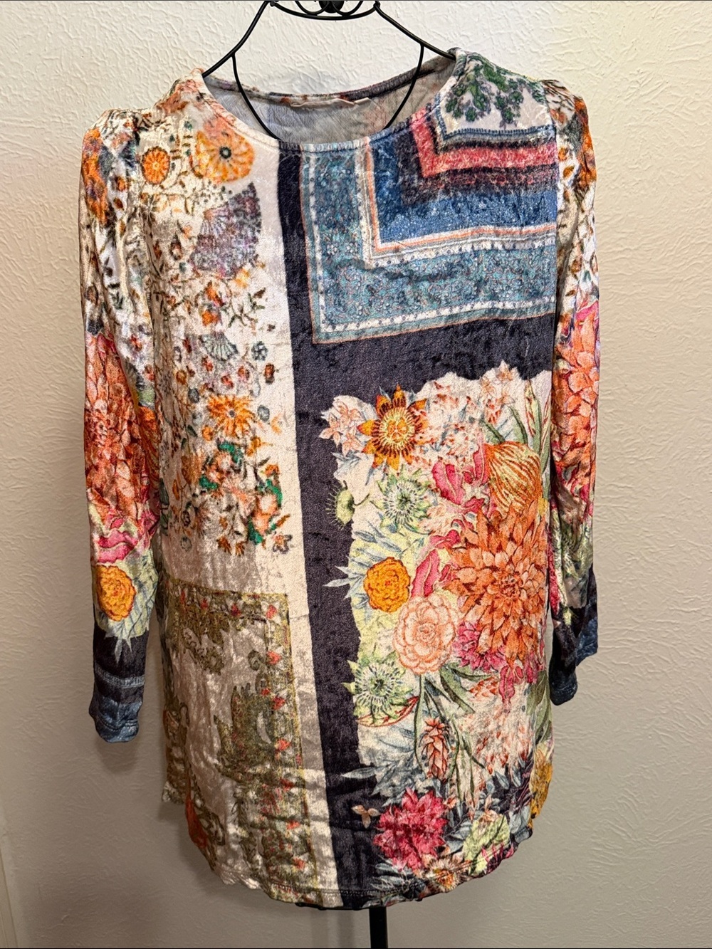 🌼🌼🌼BOGOHO🌼🌼🌼SoftSurroundings Floral Patchwork Crushed Velvet Top - Medium